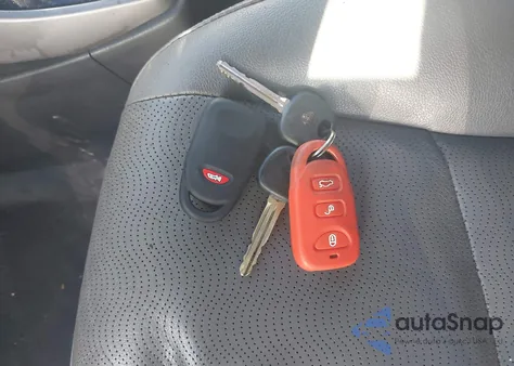 2013 Hyundai Elantra Limited из США, поврежденный, VIN KMHDH4AE8DU715372